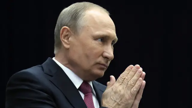 Watch: Indian journalist drives Putin into a blind alley with questions about Ukraine