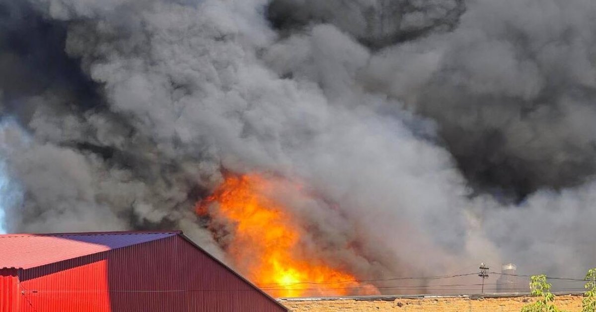 Watch: A large-scale fire is burning under Moscow — online.ua