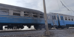 Дрон РФ ударив по потягу на Дніпропетровщині — є загиблий і поранені