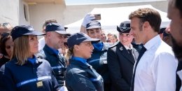 Авантюрная затея французской студентки поразила Макрона