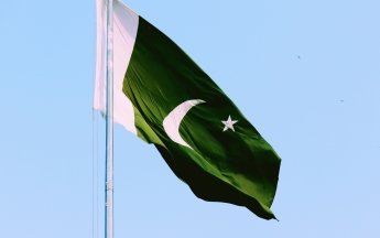 Pakistan tries to reconcile the US and Iran