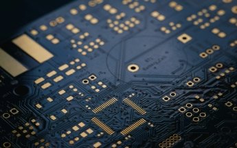 Чип с человеческими нервными клетками выходит на новый уровень