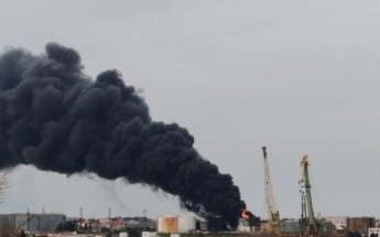 В России до сих пор горят НПЗ и нефтебазы