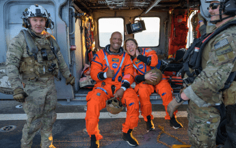 астронавти