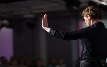 Почему эта фраза бесит и надо ли ее запретить?!