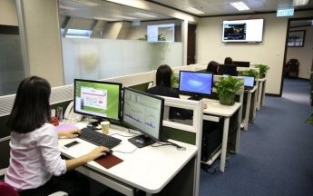 Ученые обнаружили неожиданную пользу жары в офисе