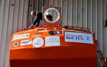 Французский пенсионер переплыл Атлантический океан в бочке