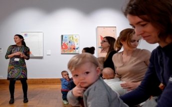 Навіщо немовлятам ходити до музею?