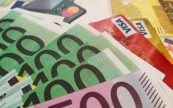 В якому банку краще взяти кредит на карту в Україні