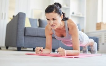Планка для новачків – як правильно робити вправу, щоб схуднути