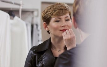 Красная помада — вызов, символ феминисток и индикатор кризиса