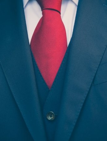 Топовые мужские костюмы: классический и современный стиль для успешного украинца