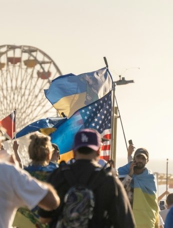 Більшість американців залишаються на боці України