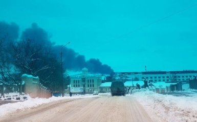 На одному з найбільших ринків України сталася пожежа: опубліковані відео