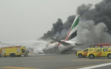 В Дубае при жесткой посадке загорелся самолет: опубликовано видео