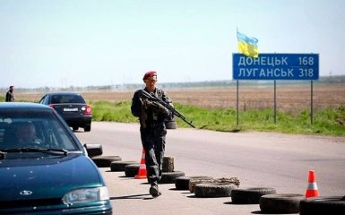 На Донбассе никак не затихнет: у Порошенко рассказали о потерях