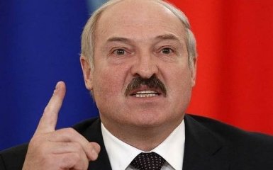 Лукашенко решил разогнать "опасных острокопытных фашистов" боевым оружием