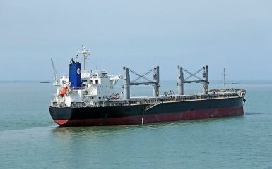 Найбільша китайська судноплавна компанія відмовилася перевозити нафту РФ