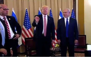 Трамп опять забыл пожать руку во время официальной встречи: появилось видео конфуза с лидером Израиля