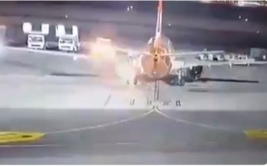 В аэропорту Египта загорелся самолет с украинскими туристами: новые подробности и жуткое видео