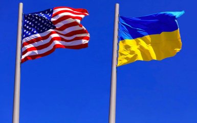 Прапори США та України