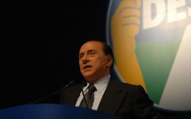 Берлускони и Меркель предложили посредничество в переговорах Украины с РФ