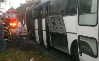 У Вінницькій області спалахнув автобус із десятками людей: з'явилися фото