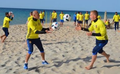 Сборная Украины поработала на пляже: опубликованы фото