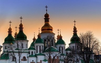 "Церква тепер - українська": Порошенко підписав важливий закон про перехід громад в ПЦУ