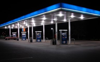 На цену бензина значительно влияет его закупочная стоимость