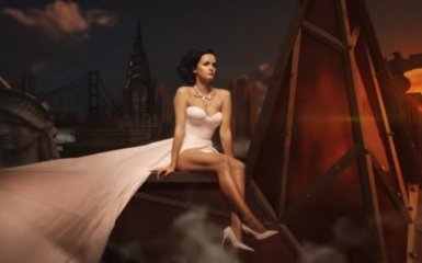 Российская певица устроила "войнушки" на фоне звезды Кремля: появилось видео клипа