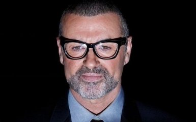 В Великобритании тайно похоронили легендарного певца