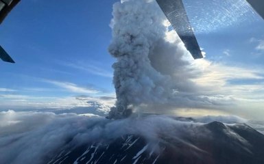 Volcanic eruption in Kamchatka — details and video