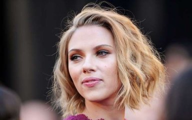 Фанат Скарлетт Йоханссон проник на військову базу заради фото з нею