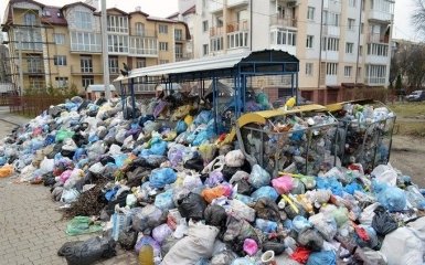 "Мусорная блокада" Львова: недоброжелатели есть внутри страны