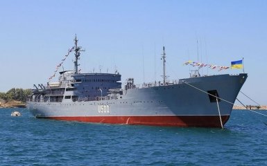 Россия обвинила украинские военные корабли во вторжении в Крым: подробности очередного беспредела