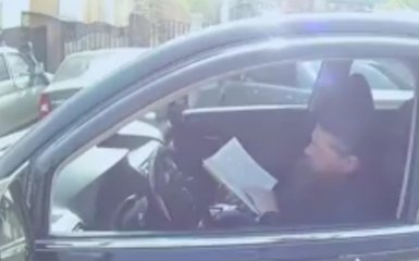 Наколядовал на Lexus: в сети появилось смешное видео со священником