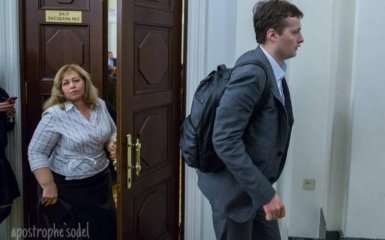 Сын Порошенко в образе школьника развеселил сеть: появилось фото