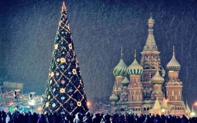 Суровые российские праздники: в сети посмеялись над Новым годом в Москве