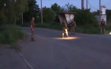 Обстріл бойовиками ДНР Авдіївки: з'явилося відео із очевидцем подій на автобусній зупинці