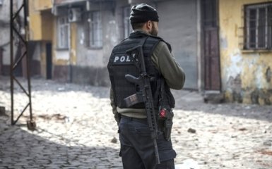 Курдские боевики атаковали автомобиль с турецкими полицейскими