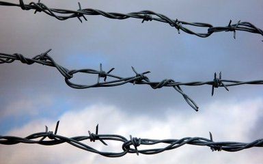 Російські ув'язнені пораділи за Путіна кривавою скульптурою зі снігу: з'явилося фото