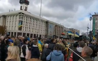В Киеве на Майдане проходит народное вече: что требуют украинцы