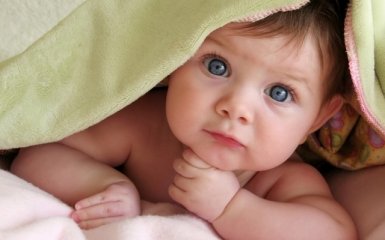 У Польщі введуть щомісячні допомоги по народженню дитини в $120