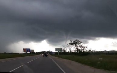 У Криму побачили гігантські смерчі: з'явилися фото і відео
