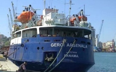 В МИД отреагировали на аварию российского корабля с украинцами на борту в Черном море