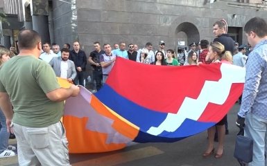 У Єревані почалися протести через військову операцію Азербайджану в Карабаху