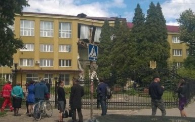 На Прикарпатье обрушилось здание учебного заведения: появились фото