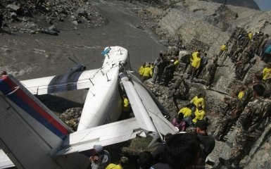 В Непале нашли обломки пропавшего самолета: обнародовано видео