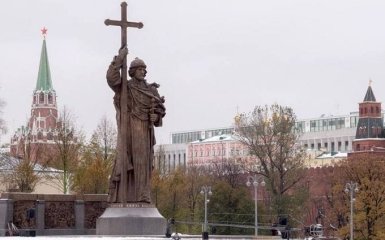 Памятник князю Владимиру в Москве: в Украине указали на важнейшую деталь